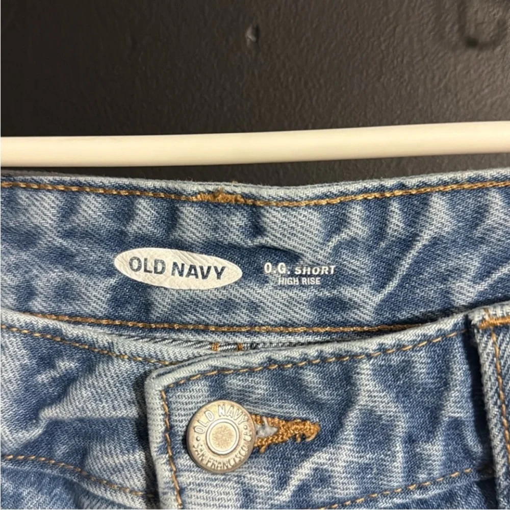 3/$14 Old Navy O. G. High Rise Short Cutoff Size: 10 Inseam: 2” - Picture 4 of 5